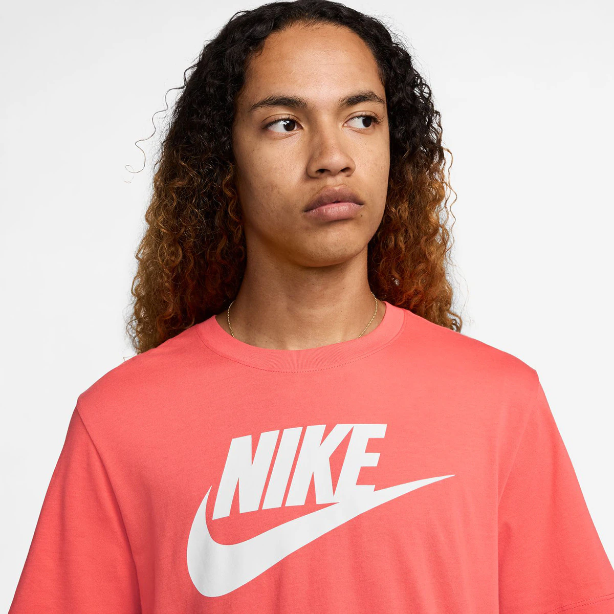 

Футболка мужская Sportswear Nike, оранжевый