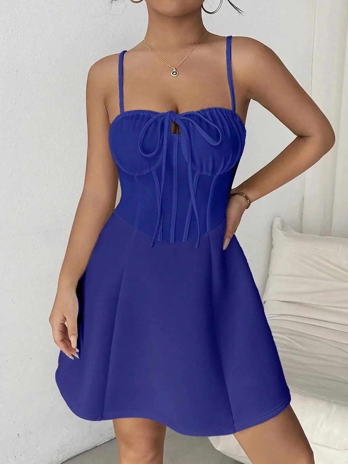 Женское коктейльное платье на тонких бретелях с открытой спиной, Navy Blue — фото 2