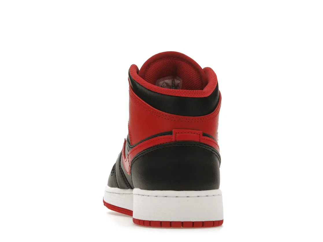 Детские кроссовки для мальчиков с высоким берцем Jordan 1 Mid Jordan, Black/Fire Red/White — фото 4