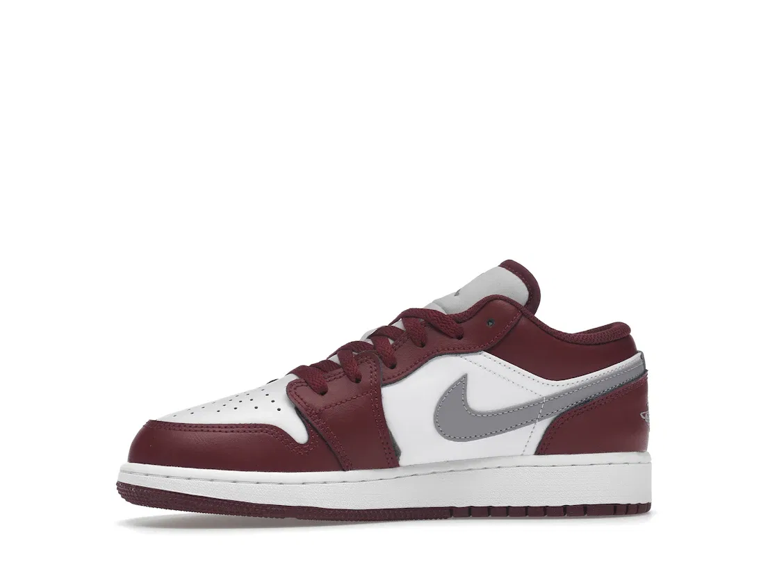 Детские кроссовки Lifestyle с перфорацией Jordan 1 Low Bordeaux, Cherrywood Red/Cement Grey/White — фото 3