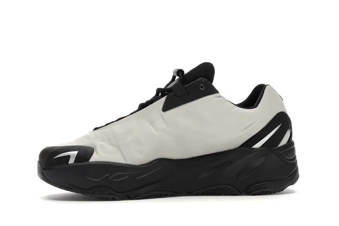 Детские кроссовки Lifestyle с легким верхом Adidas Yeezy Boost 700 MNVN, Bone/Bone/Bone — фото 3