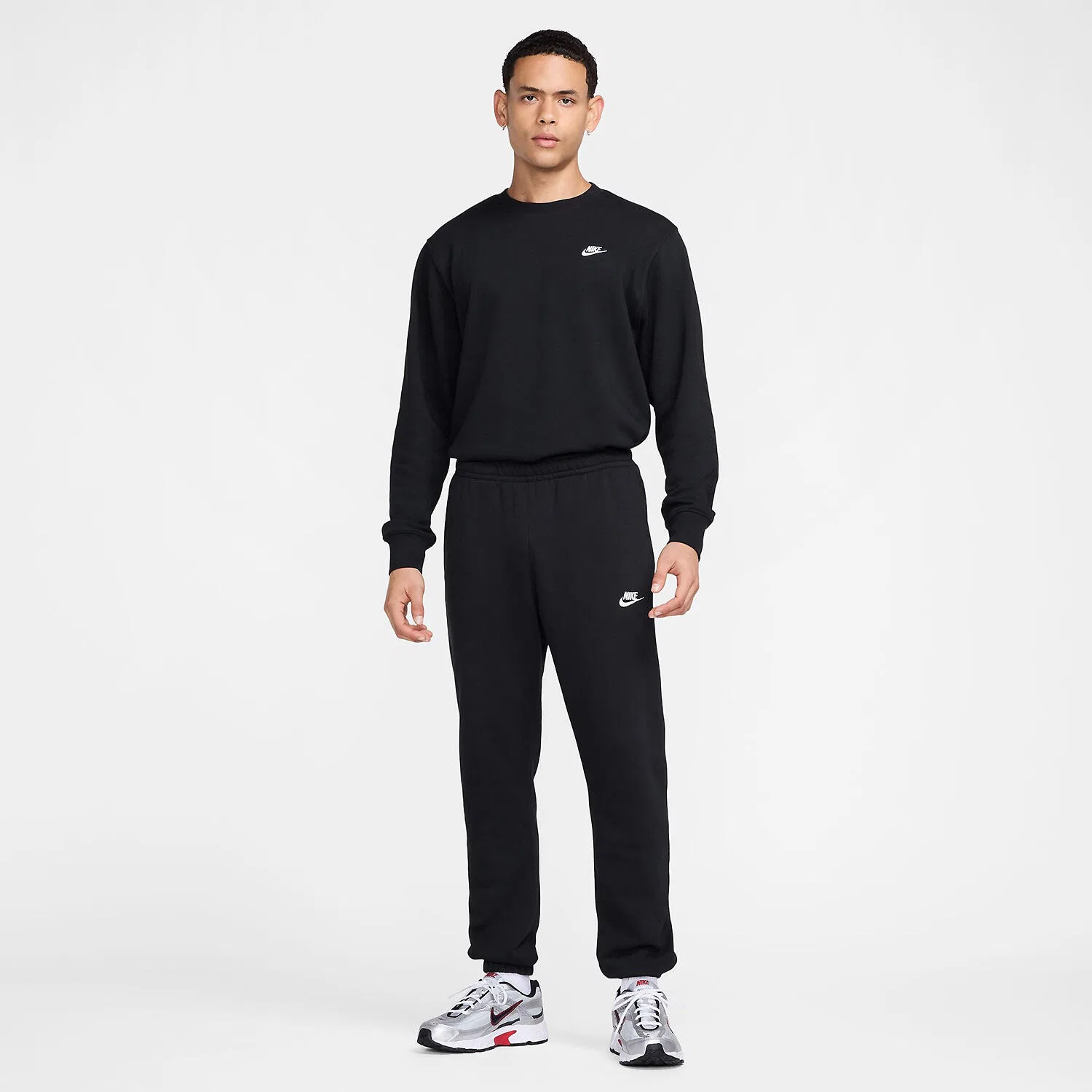 Мужская хлопковая футболка Nike Club Crew, Цвет Schwarz — фото 4