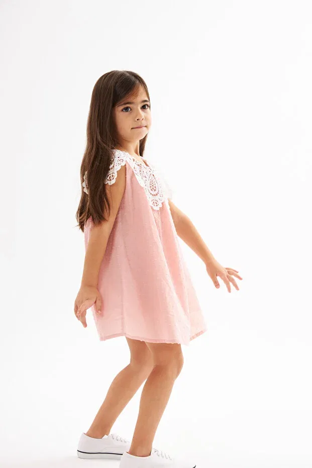 Детское платье для девочек с кружевом Lace Detailed Textured Pinolini, Pink — фото 3