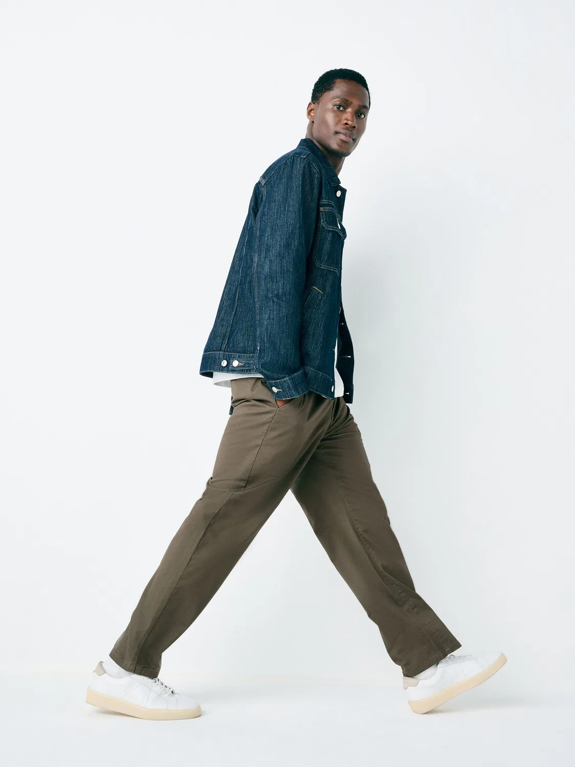 Чиносы свободного кроя Relaxed Fit Stretch Next, светло-коричневый — фото 2