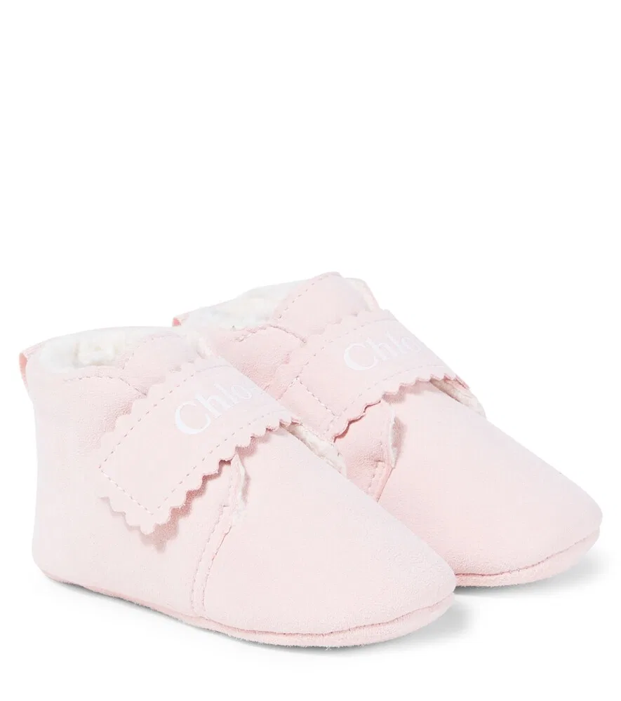 Детские замшевые пинетки с волнистым краем Chloé Kids, розовый