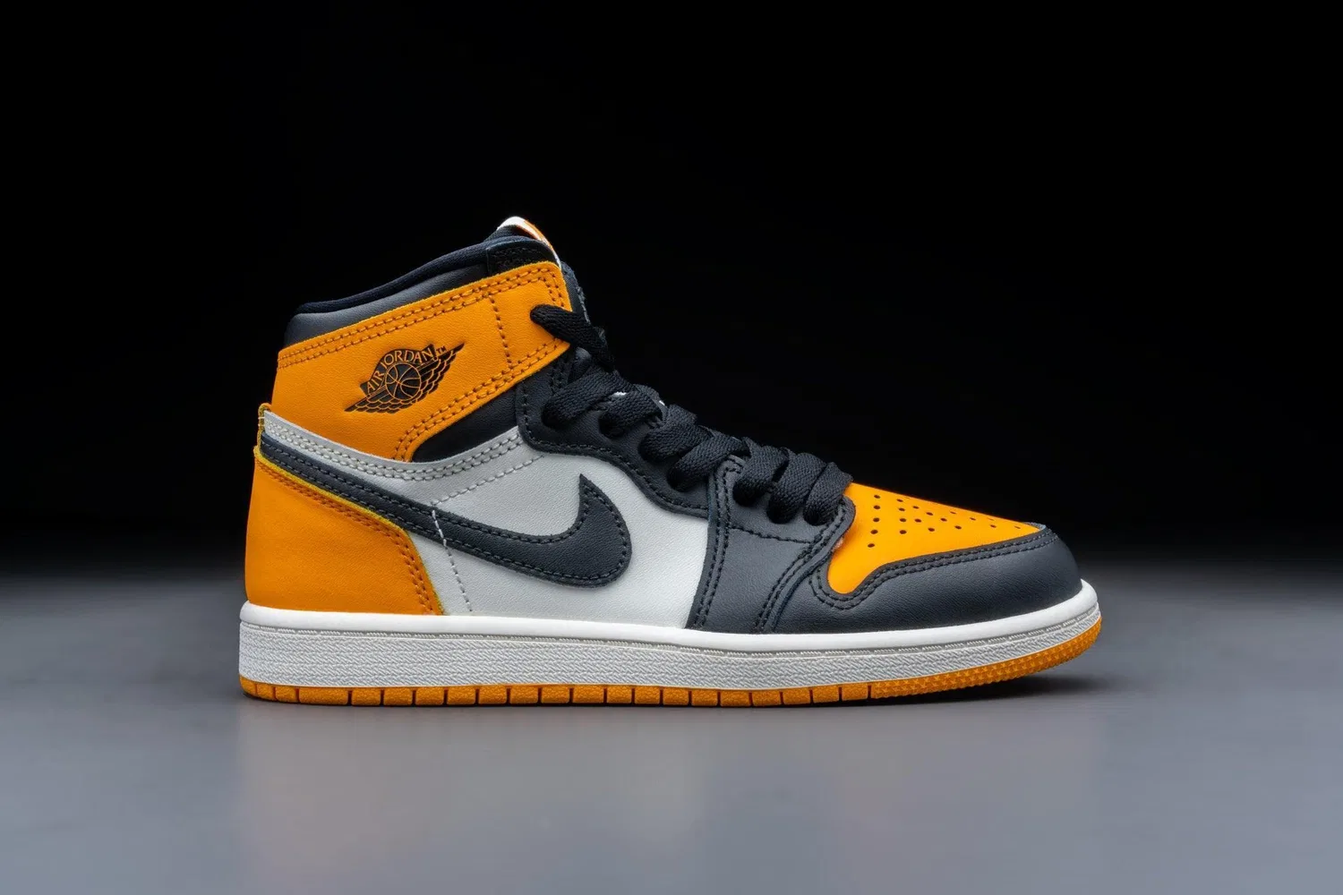 Детское кроссовки Jordan 1 Mid Sneaker Jordan, Taxi Black Sail — фото 2