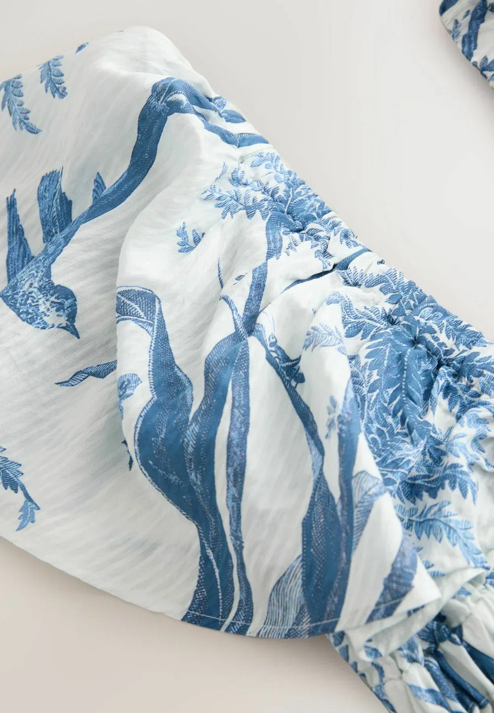 Платье макси с пышными рукавами, стандартного кроя Next, Cream Blue Ditsy Floral — фото 2