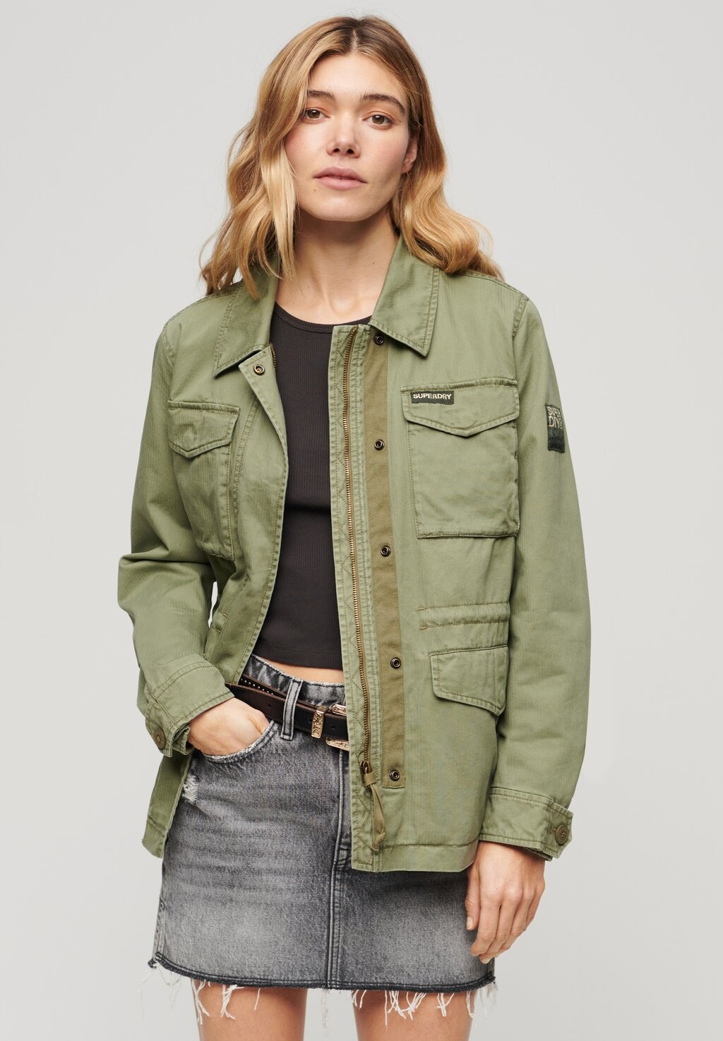 

Тонкая куртка Superdry, хаки