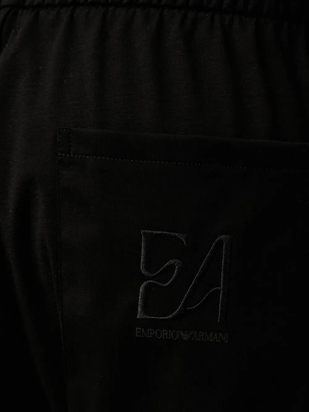 Спортивные брюки с эластичным поясом, вышитым логотипом Emporio Armani, черный — фото 4