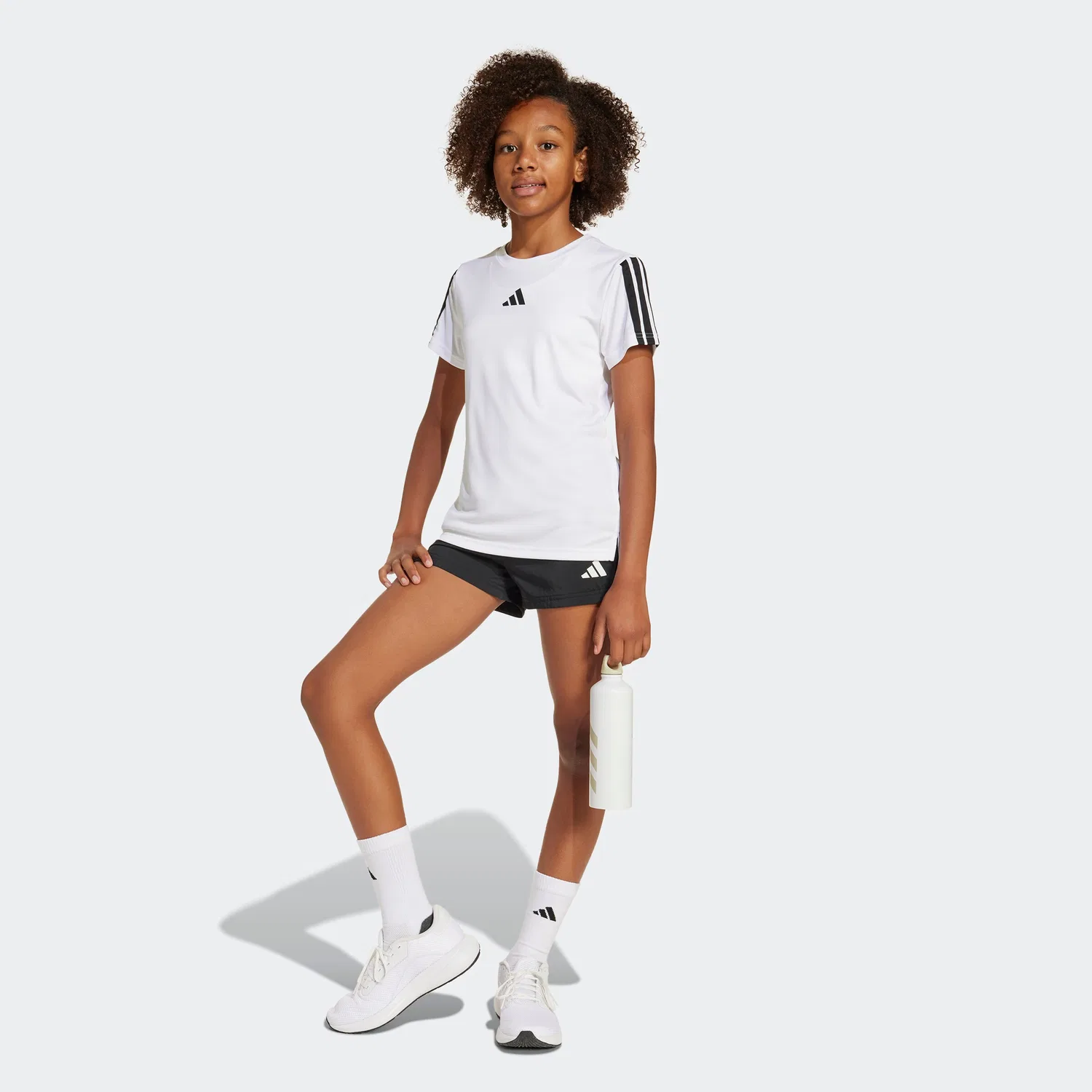 Футболка Adidas Sportswear белого цвета — фото 4