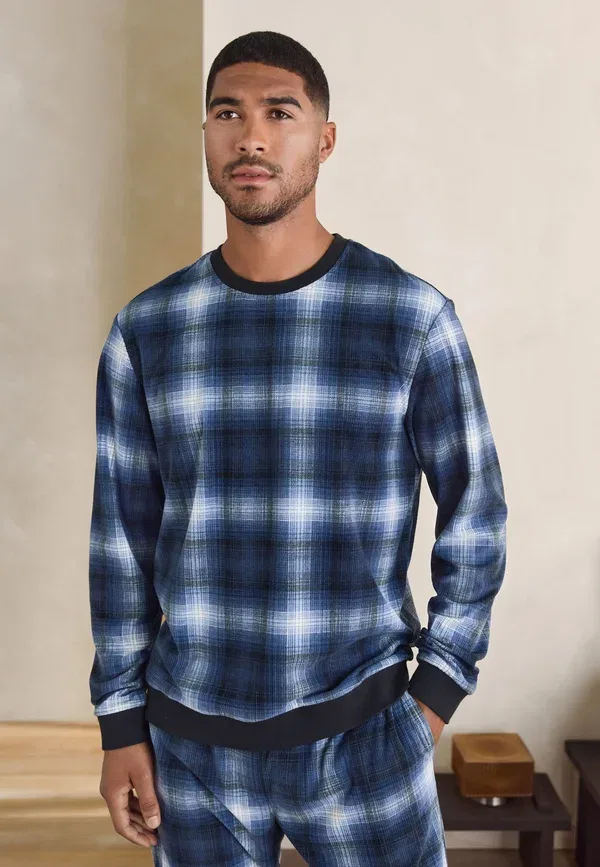 Пижамный комплект из полиэстера, Regular fit - motionflex cosy long sleeve cuffed set, Next, Navy Blue Check, темно-синий — фото 3