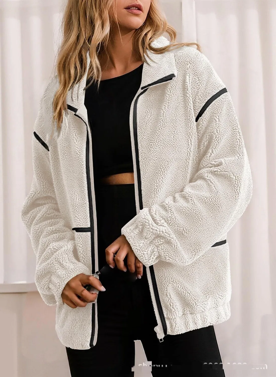 Женская куртка из шерпы oversize с молнией, bianco — фото 3