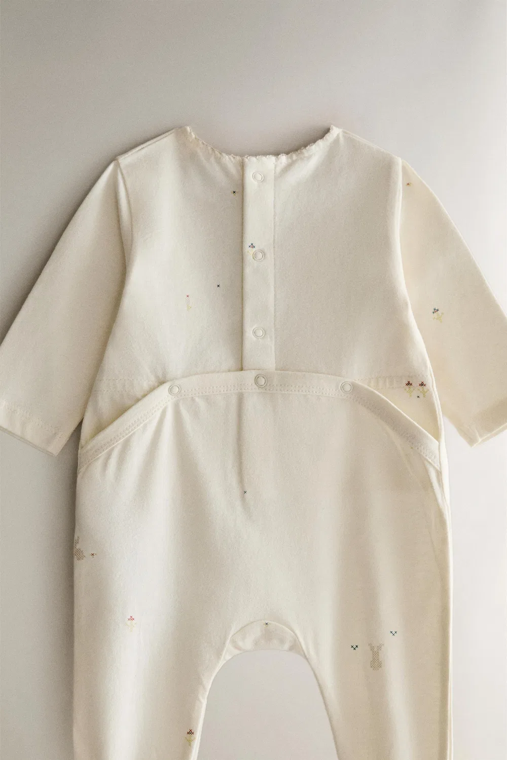 Детский комбинезон с кроликом и цветочным принтом ZARA, Oyster-white — фото 4