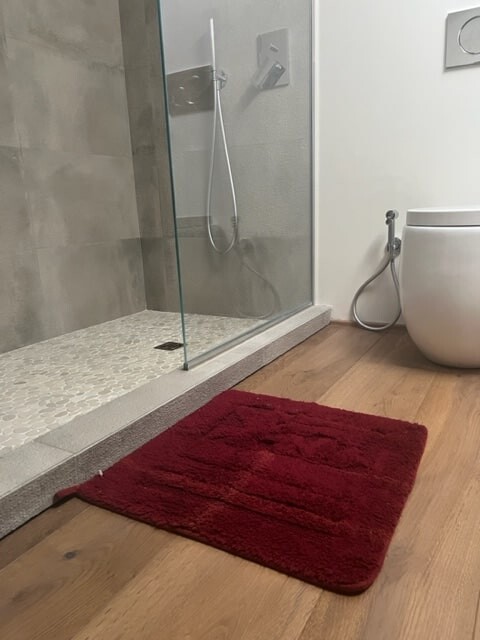 

Коврик для ванной Paracchi Shower Four Bordeaux, 55×55 см