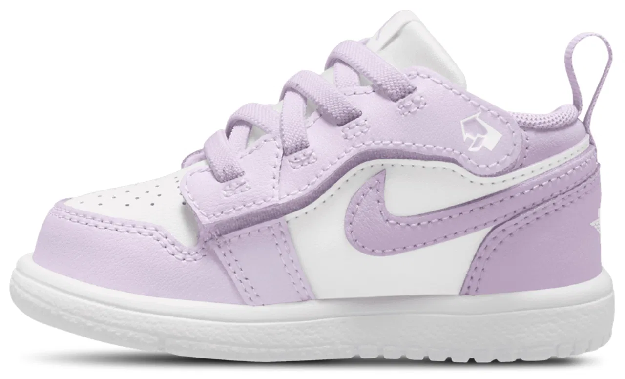 Кроссовки для девочек AJ 1 Low Jordan, цвет White/Barely Grape — фото 2