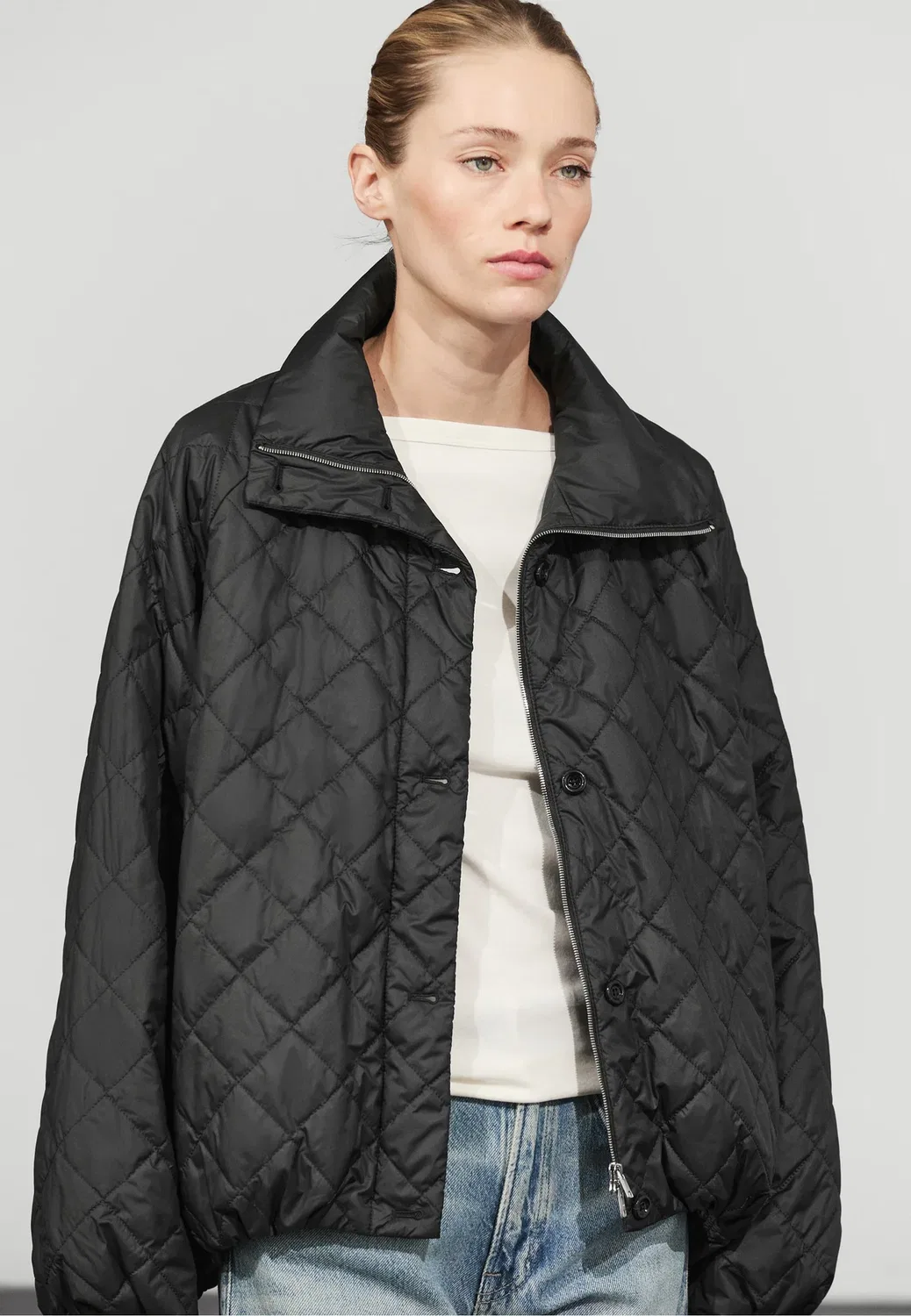 Стеганая куртка-бомбер с высоким воротником - легкая куртка Massimo Dutti, Black — фото 3