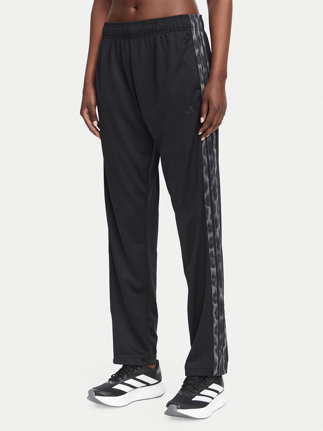 Женский спортивный костюм стандартного кроя Essentials Adidas, черный — фото 4