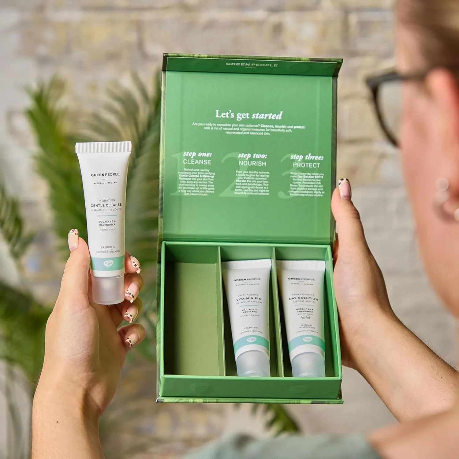 Greenpeople Набор для ухода за кожей Radiance Skin Essentials, Green People, 3 x 30 мл — фото 2