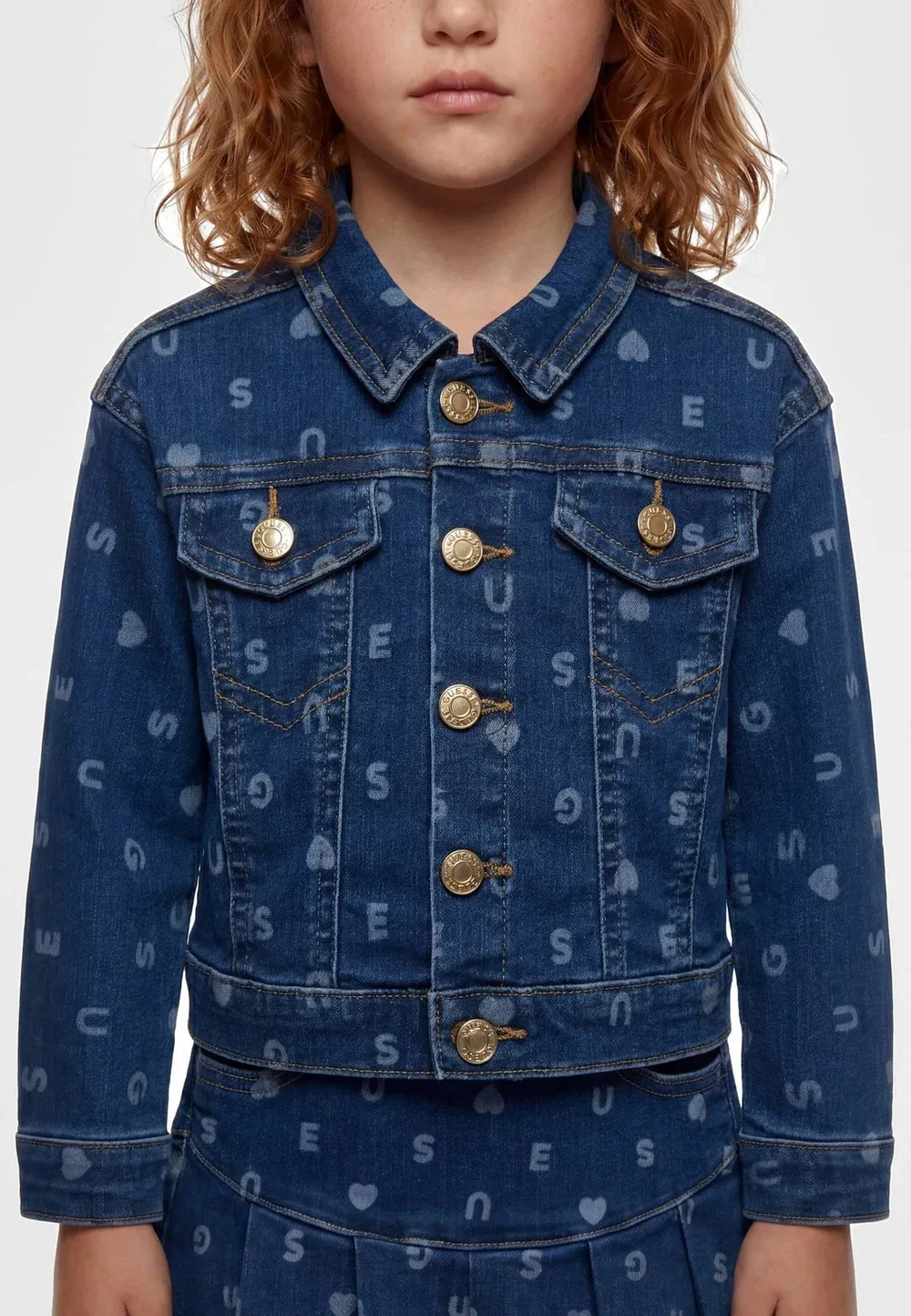 Джинсовая куртка с логотипом durchgehend Bedrucktem - джинсовая куртка Guess, Blau — фото 2