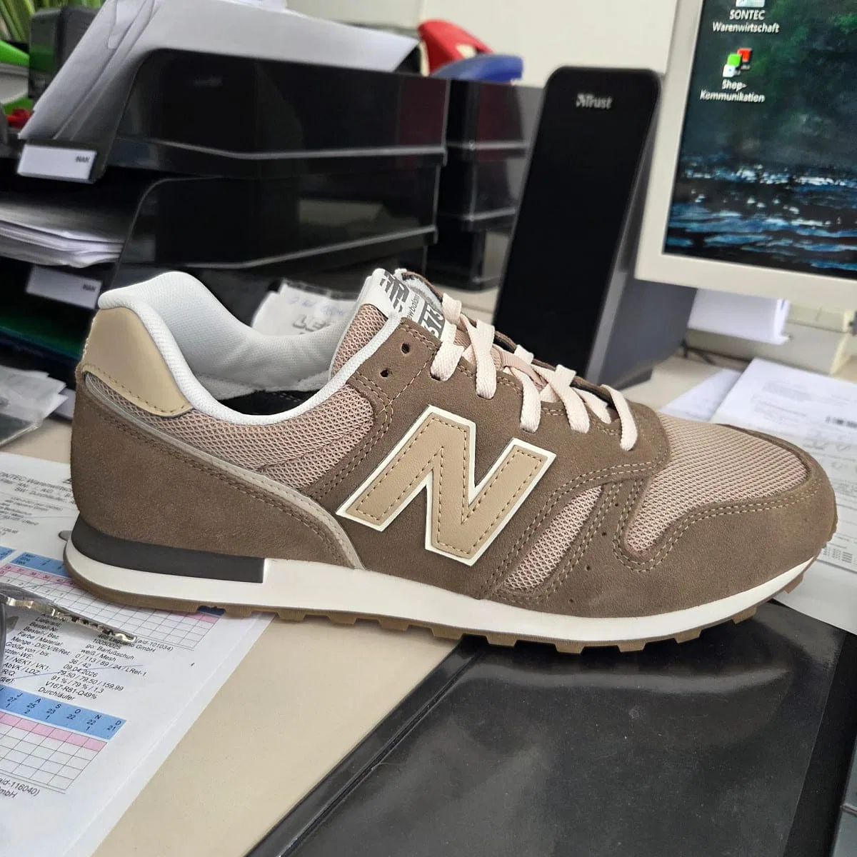 Кроссовки низкие New Balance, коричневый