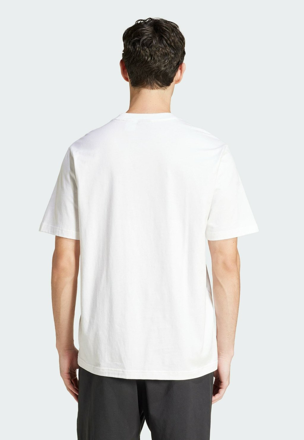 Базовая футболка ESSENTIALS LINEAR SINGLE  adidas Sportswear, белый — фото 2