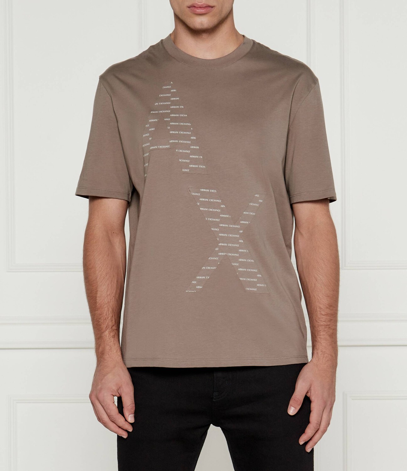 

Футболка Armani Exchange Regular Fit, коричневый