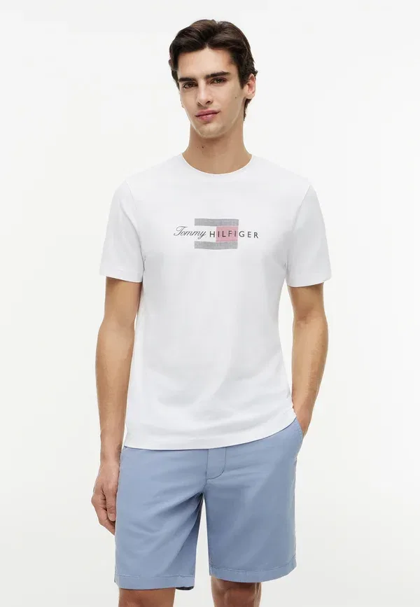 Футболка Tommy Hilfiger Script Flag Regular Tee Brand Love Print, белый