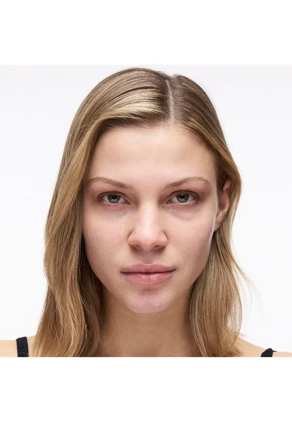 Консилер 36-часовой стойкости Studio Fix 36hr Smooth Angles Concealer Mac NC25 7 мл, цвет nc25 — фото 3