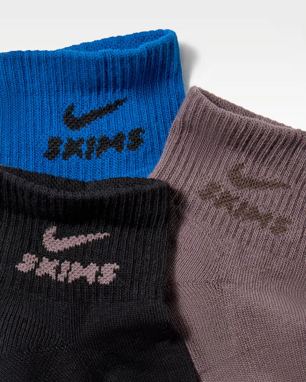 Набор из трех пар носков (3 пары) NikeSKIMS Dri-FIT, Multi-Color — фото 2