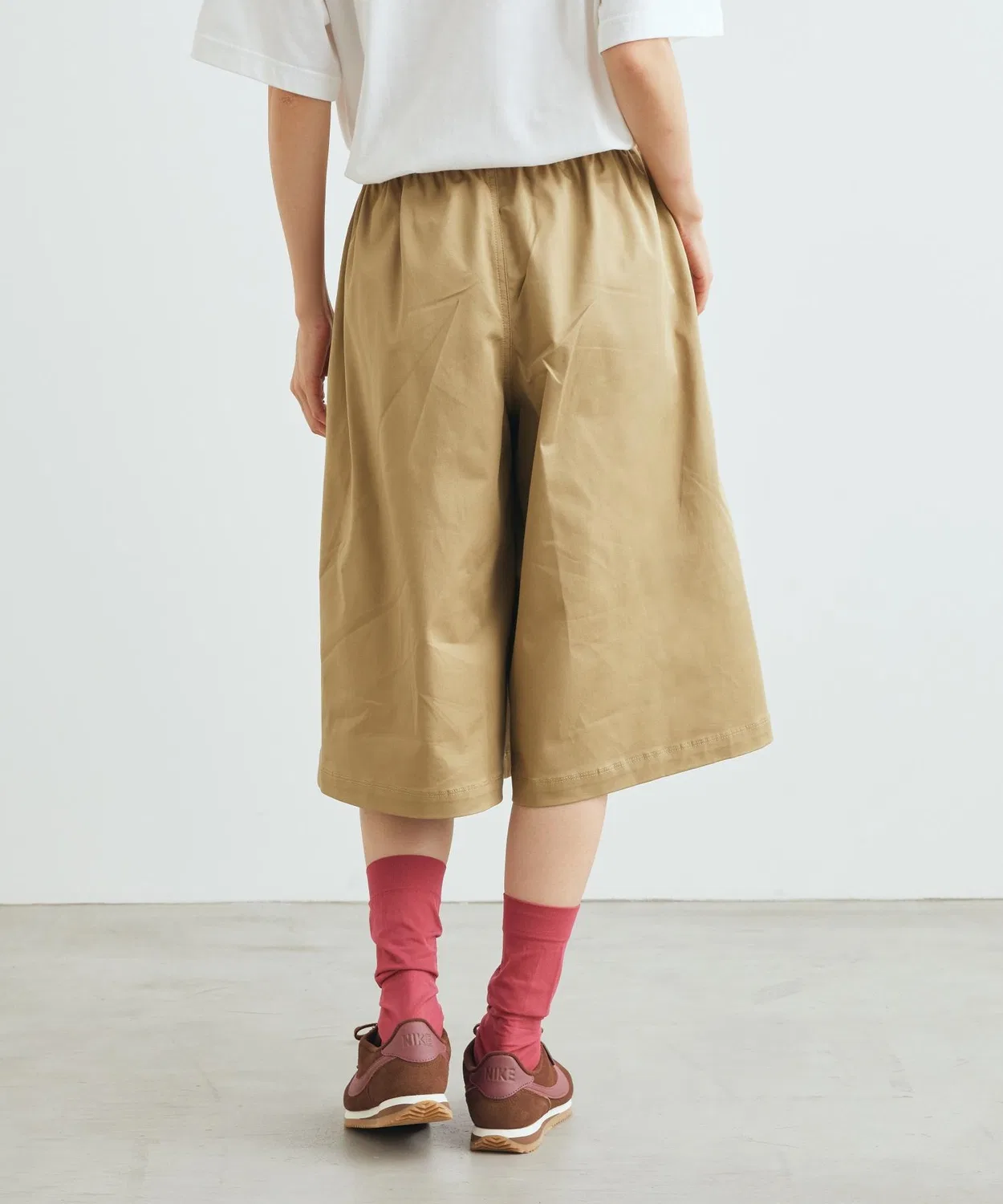Женские шорты-парашют с принтом, модель Parachute Beige NIKE, Beige — фото 3