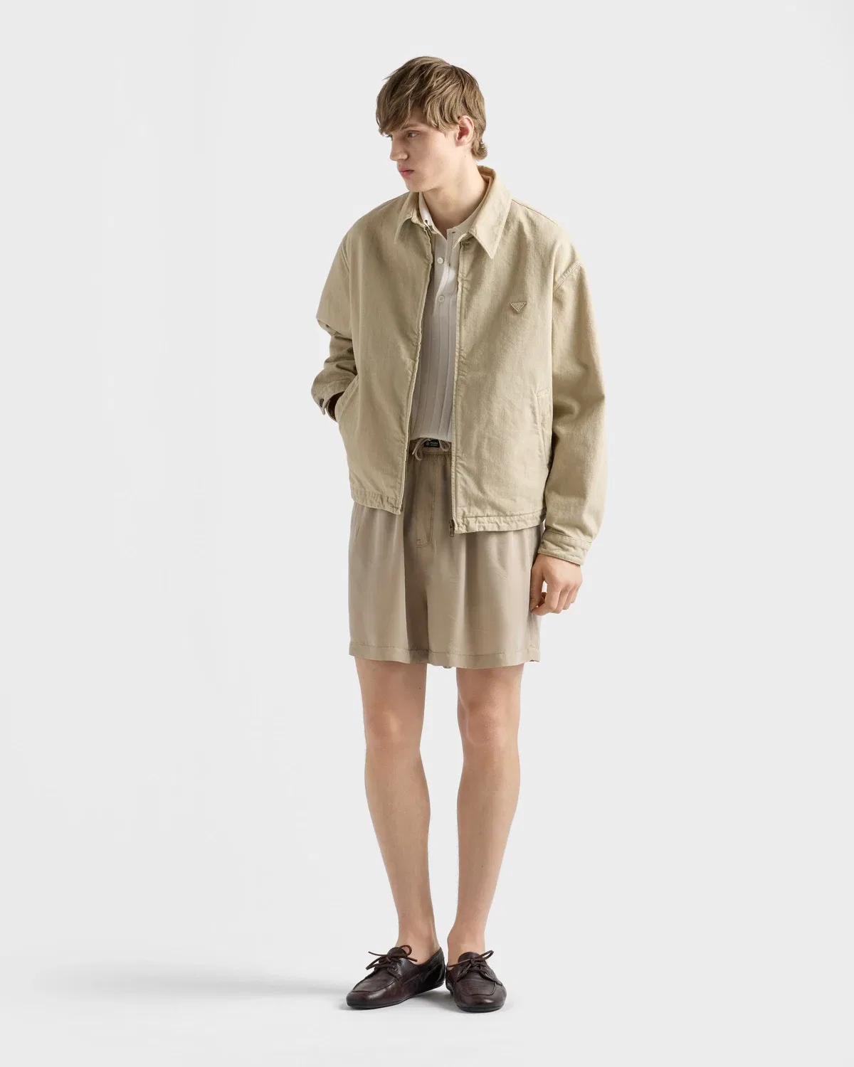 Джинсовая куртка-блузон классического кроя Prada, бежевый — фото 2