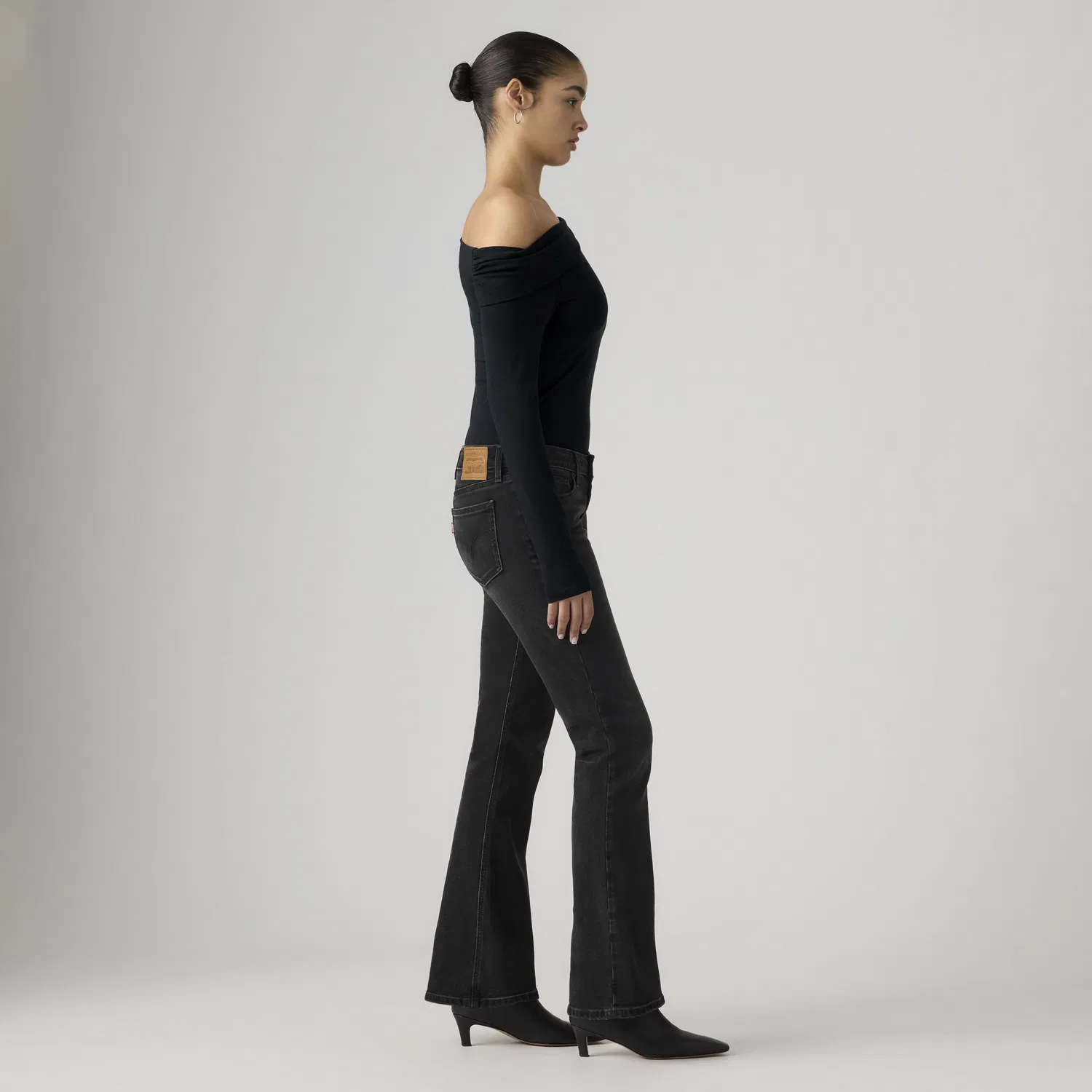 Женские джинсы-клеш с заниженной талией Levi's, Black — фото 4