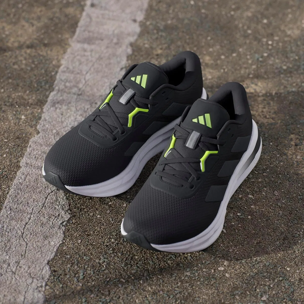 Мужские беговые кроссовки ADIDAS Galaxy 7, Cblack Carbon Luclem — фото 2