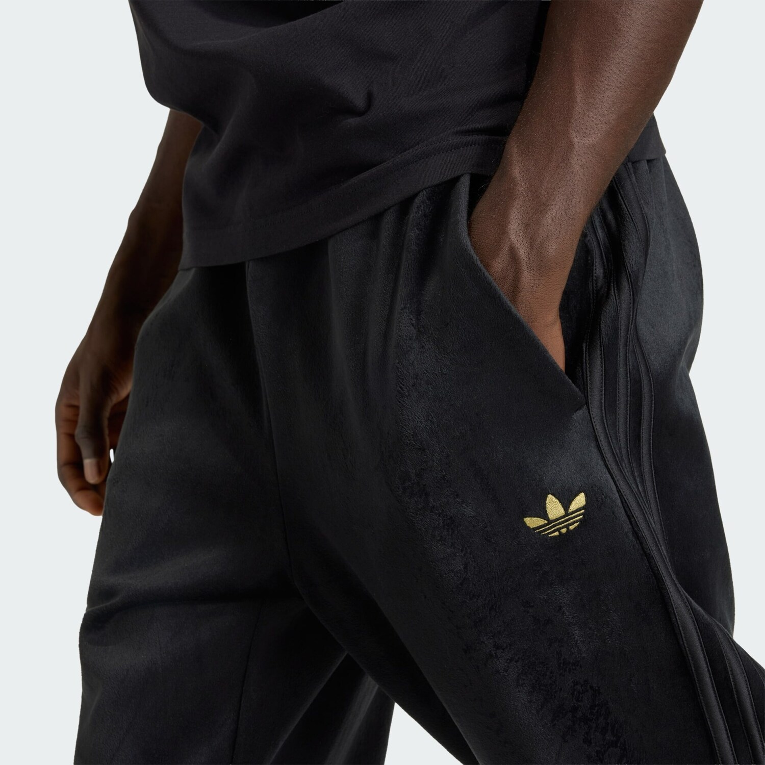 Adidas Originals Штаны для тренировок Loose fit 'FC Bayern München' в черном цвете — фото 4