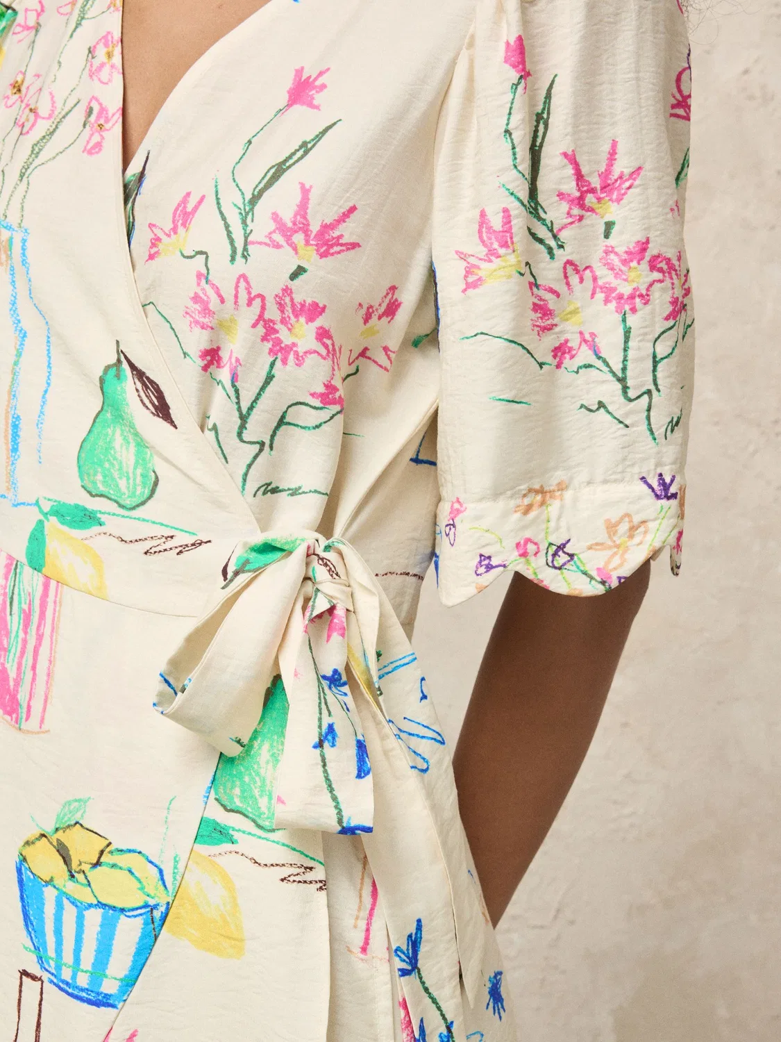 Платье миди с цветочным принтом, модель Scallop Sleeve Wrap Next, Ecru Floral — фото 4