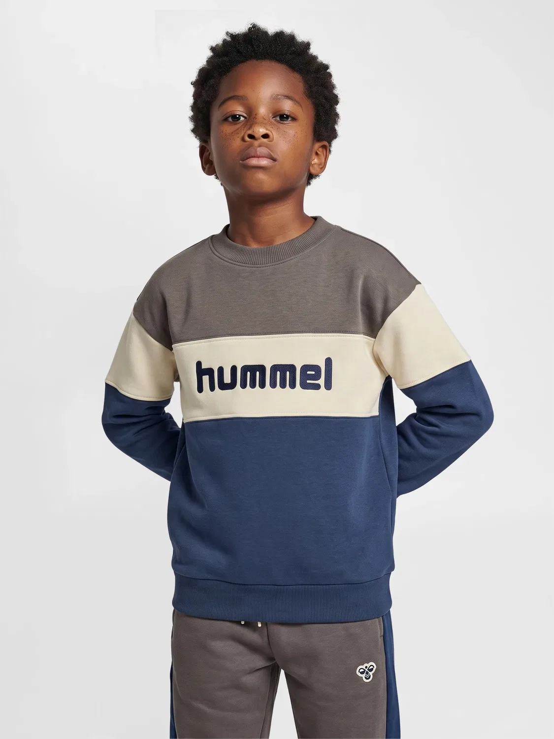Свитшот свободный детский Hmljr Loose Lebensstil Hummel, темно-серый