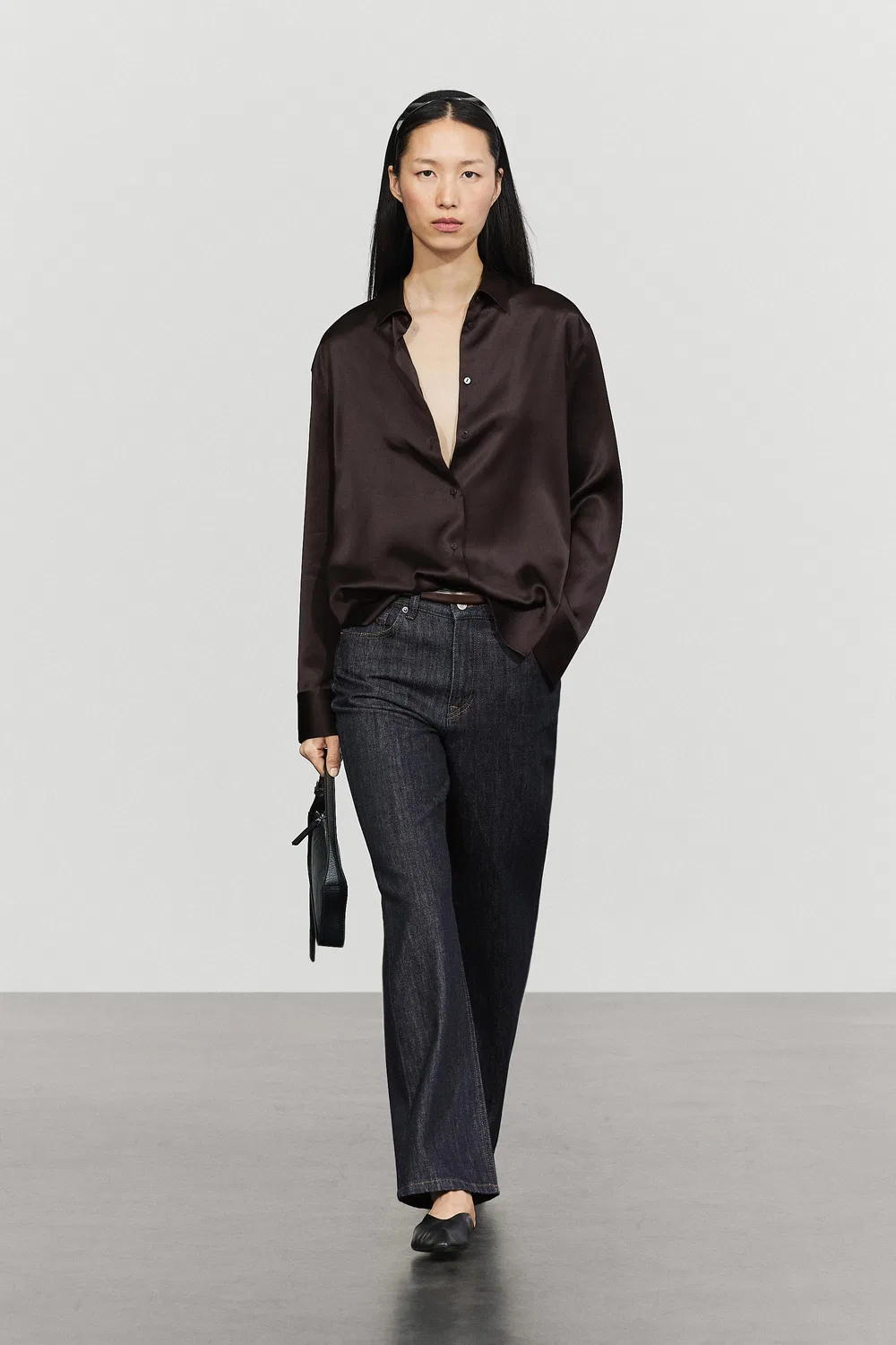 Рубашка Massimo Dutti, атласная, струящаяся, шоколадная