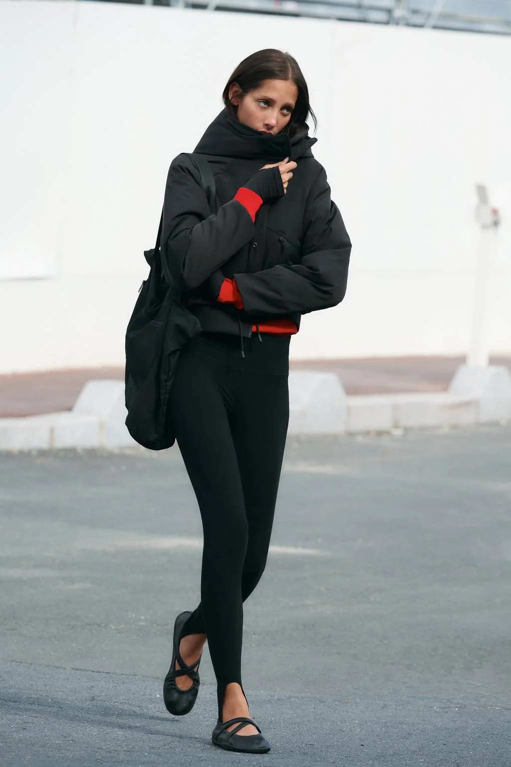 Анорак Zara Corto Técnico Water Repellent Windproof, черный — фото 2
