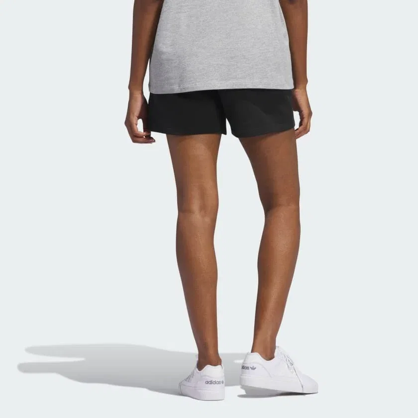 Женские шорты из футера с мягкой посадкой adidas Essentials French Terry, черный — фото 2