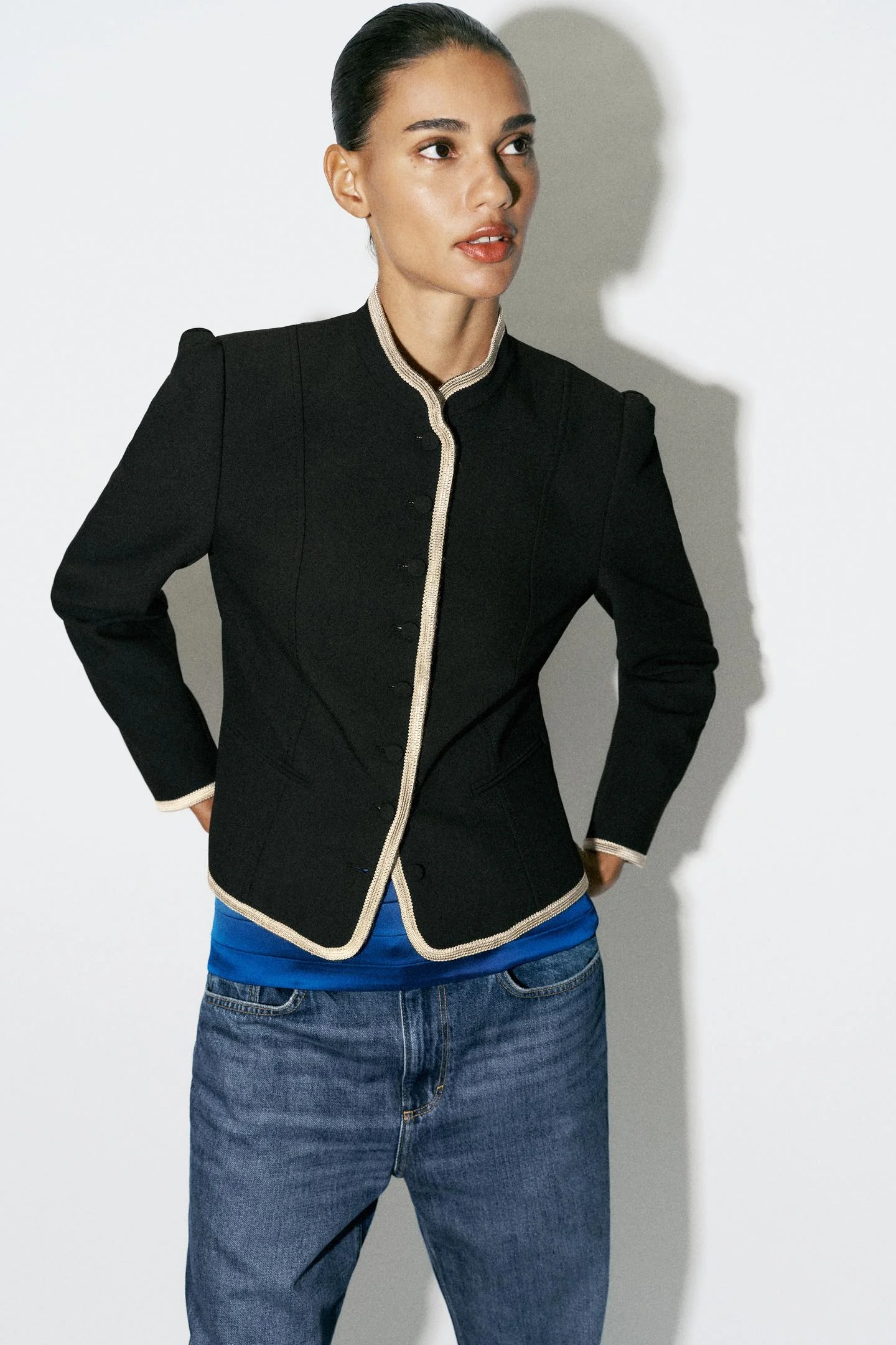 Блейзер Zara с контрастной отделкой, черный