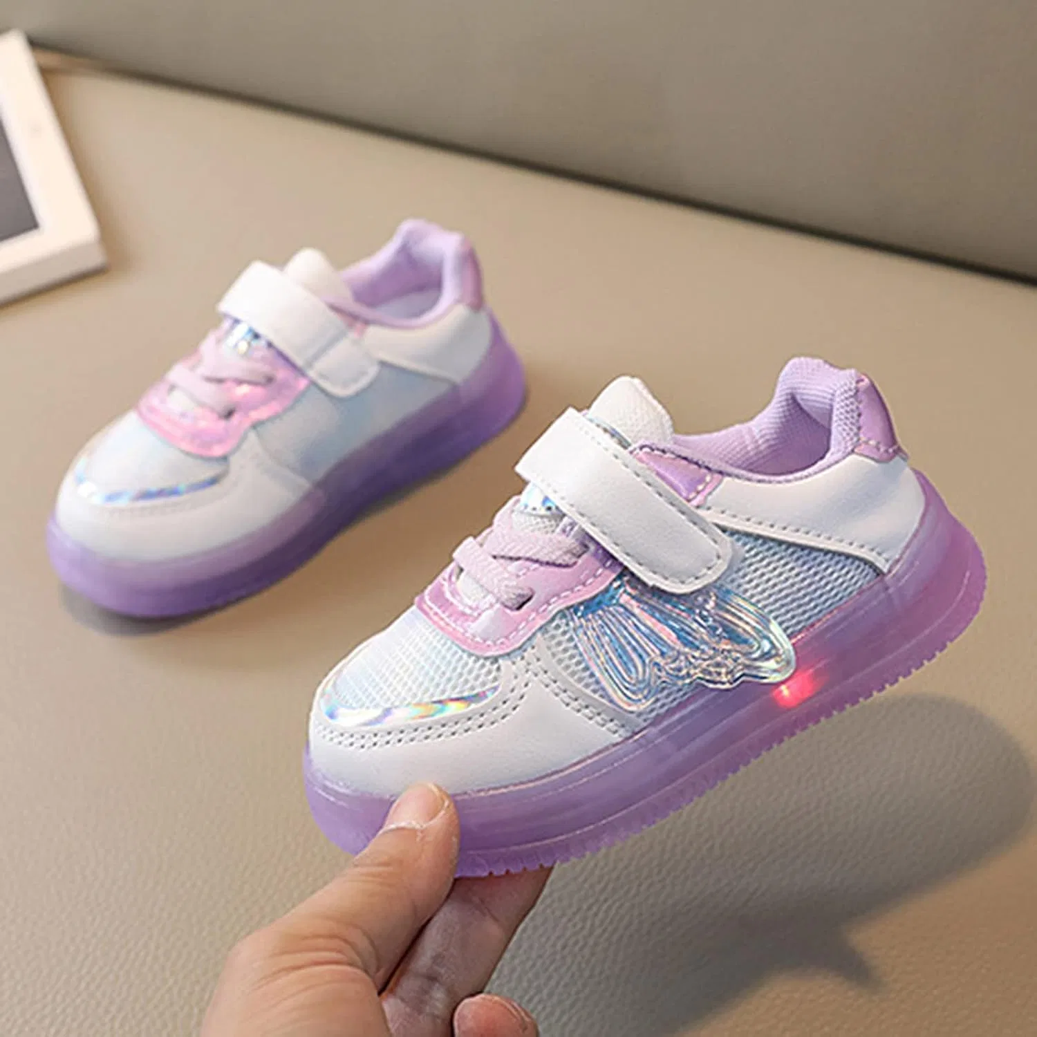Детские кроссовки для девочек с подсветкой на шнуровке, Purple — фото 4