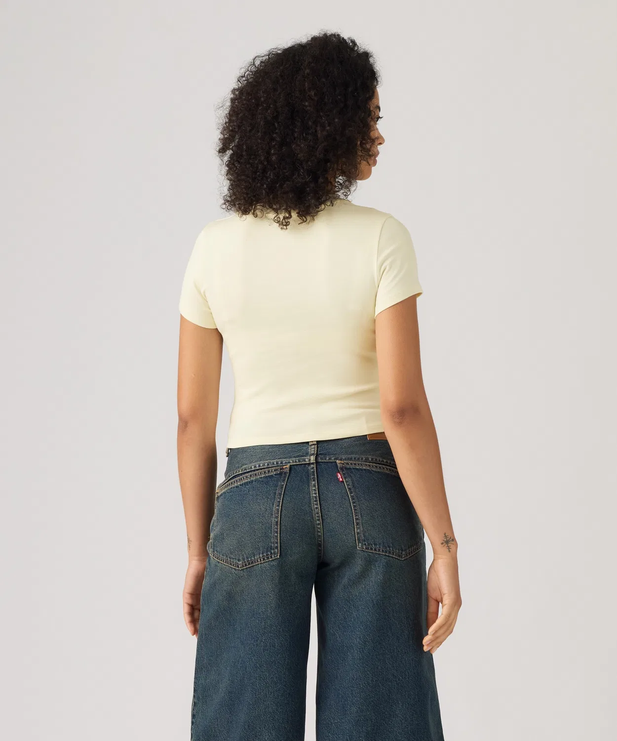 Женская футболка с коротким рукавом Essential Baby-T Levi's, Yellow — фото 3