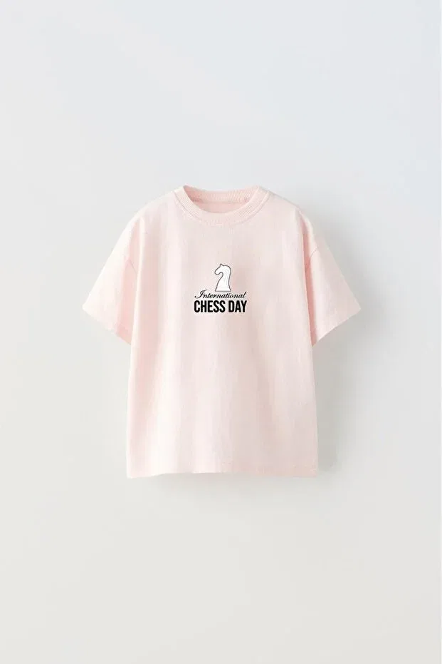 Детская футболка с принтом International Chess Day Written Chess Design The Champ Clothing, Pink — фото 2