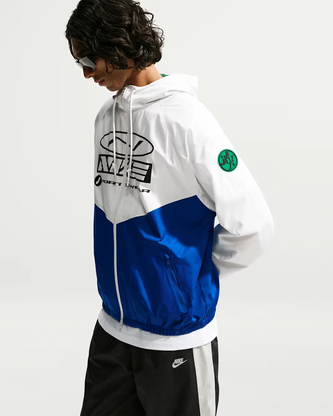 Мужская куртка Storm-FIT с графическим принтом Nike Windrunner, Summit White/Old Royal/Old Royal — фото 3