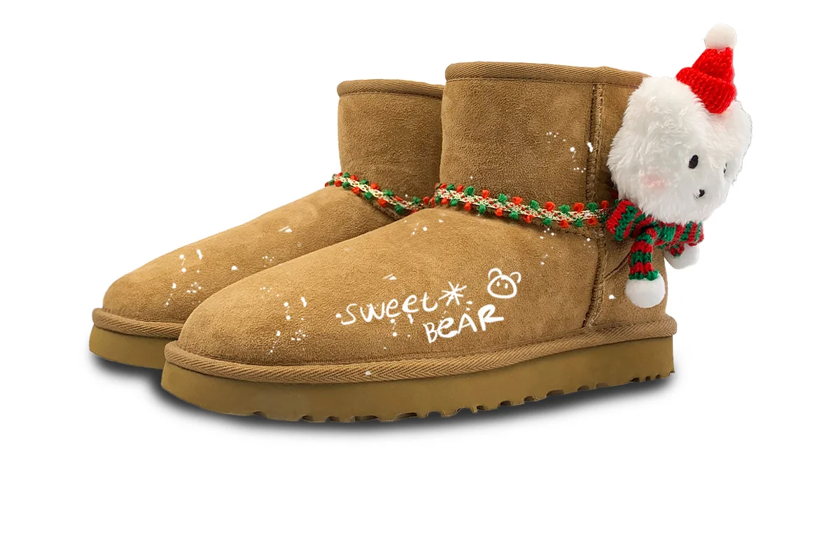 Угги UGG Classic Mini II с новогодним декором, коричневый — фото 4