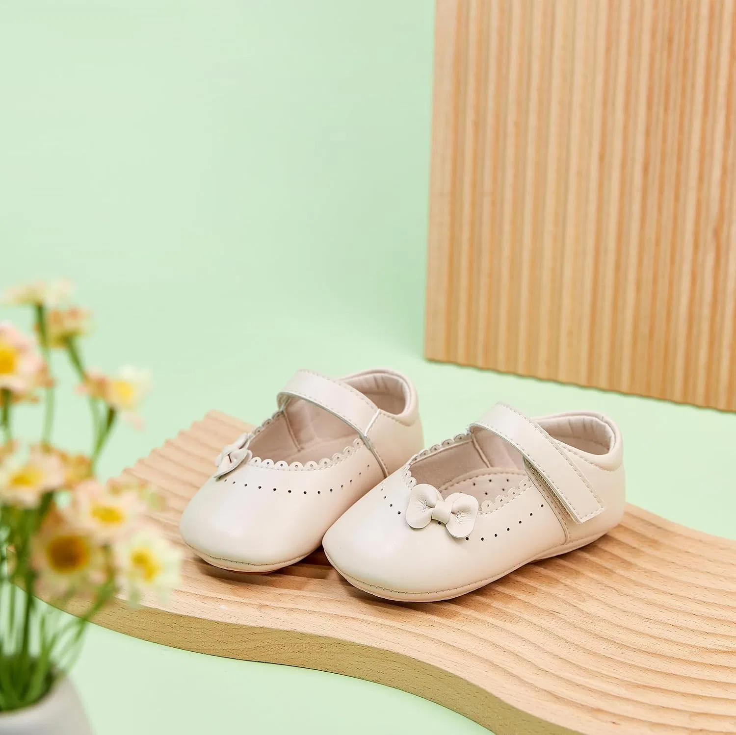 Детские туфли Мэри Джейн на мягкой подошве Moccasins Rubber Sole Crib Shoes Felix & Flora, Beige — фото 3