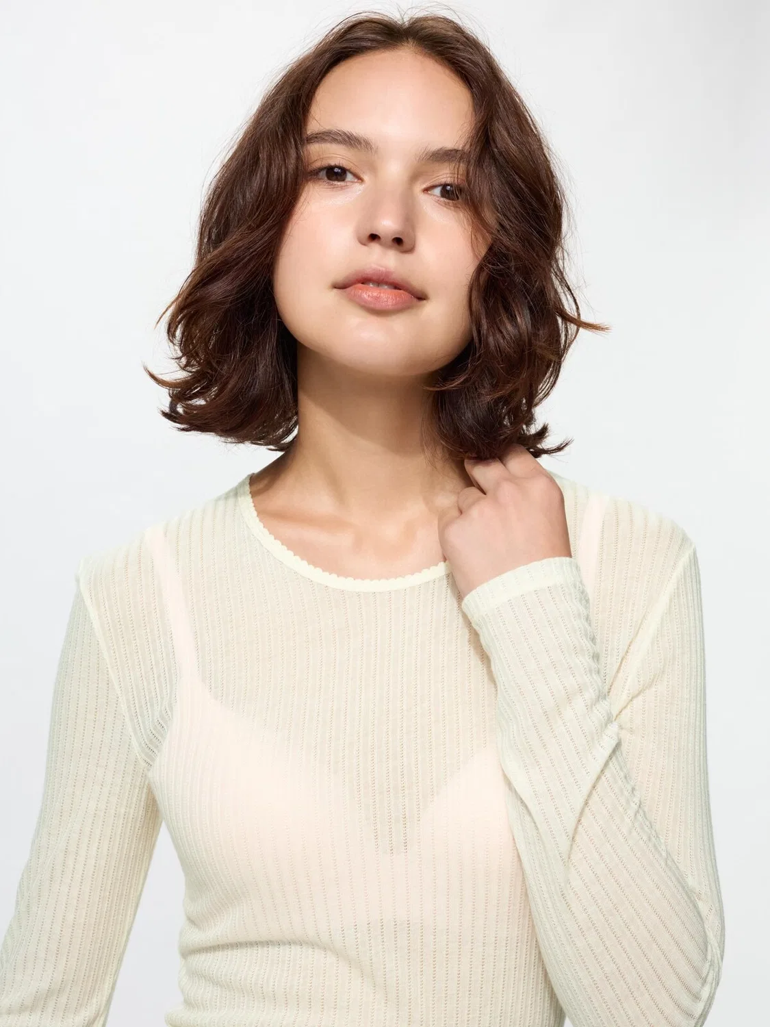 Футболка Uniqlo, ультратеплая из кашемировой смеси heattech с ажурной отделкой, кремовый — фото 3