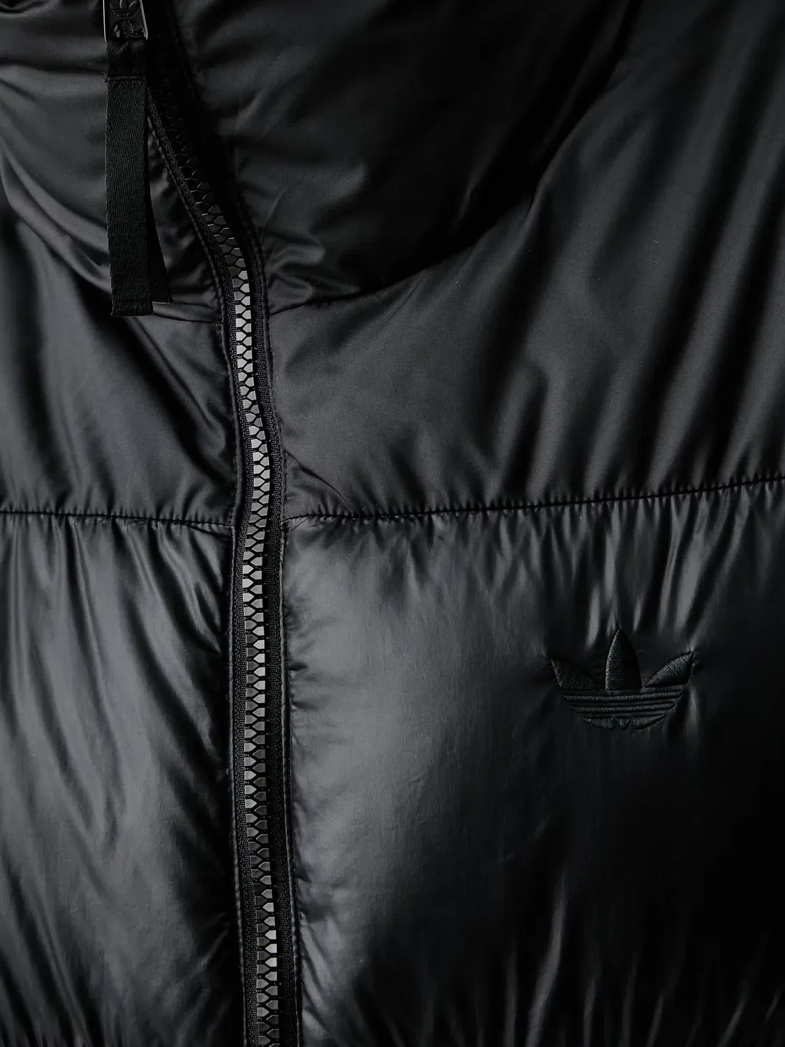Стеганая куртка черного цвета Adidas, черный — фото 2