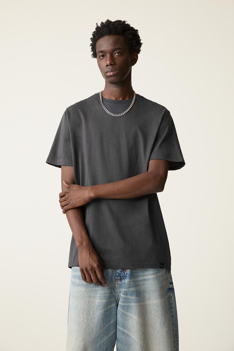 

Упаковка из 3 базовых футболок обычного кроя Pull And Bear, серый