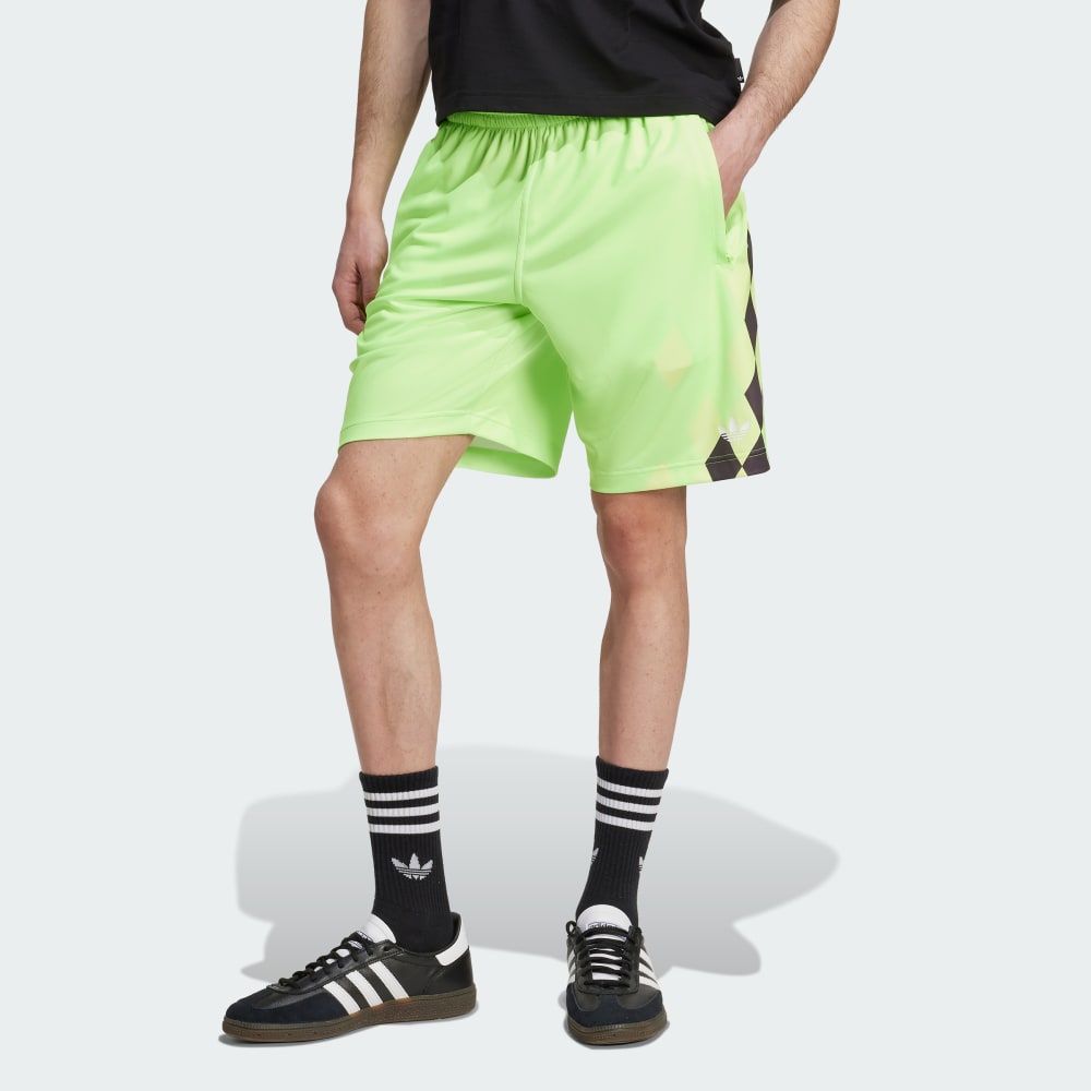 

Шорты Adidas Nuwave 90s Short 9-inch Inseam, цвет Signal Green
